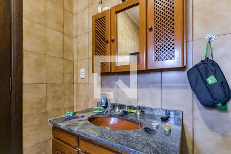 Casa para alugar com 466m², 6 quartos e 4 vagasBanheiro 2