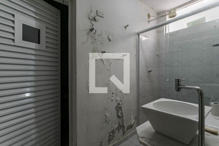 Casa para alugar com 466m², 6 quartos e 4 vagasBanheiro