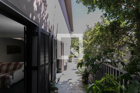 Varanda de casa para alugar com 6 quartos, 466m² em Vila Oliveira, Mogi das Cruzes