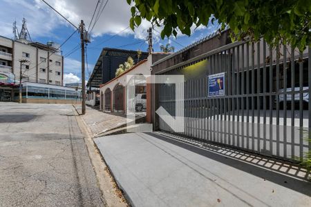 Casa para alugar com 466m², 6 quartos e 4 vagasFachada