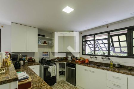 Casa para alugar com 466m², 6 quartos e 4 vagasCozinha