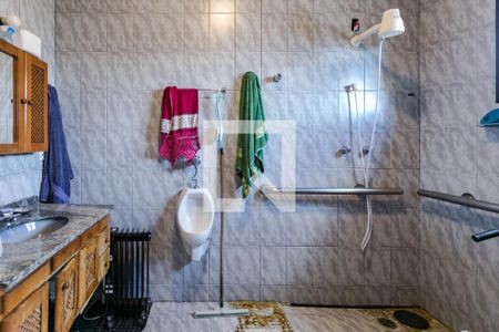 Casa para alugar com 466m², 6 quartos e 4 vagasBanheiro - Quarto 7 - Suíte