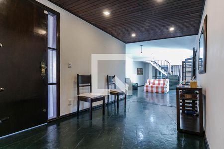 Sala de casa para alugar com 6 quartos, 466m² em Vila Oliveira, Mogi das Cruzes