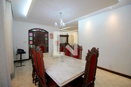 Sala de casa à venda com 4 quartos, 420m² em Esplanada, Belo Horizonte