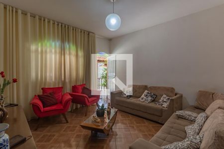 Sala de casa à venda com 3 quartos, 150m² em Rio Branco, Belo Horizonte