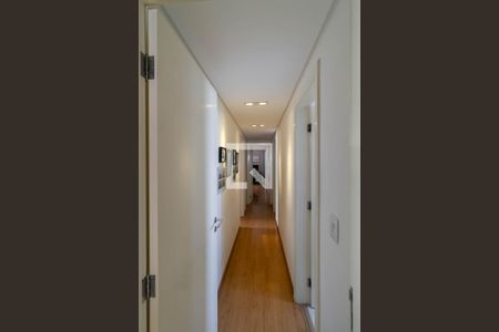 Corredor de apartamento para alugar com 5 quartos, 360m² em Jaraguá, Belo Horizonte