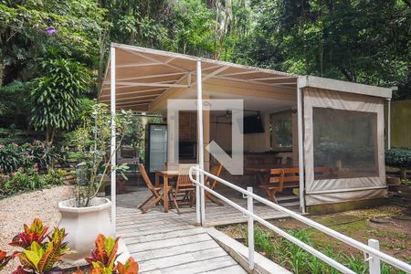 Apartamento à venda com 107m², 3 quartos e 2 vagasChurrasqueira