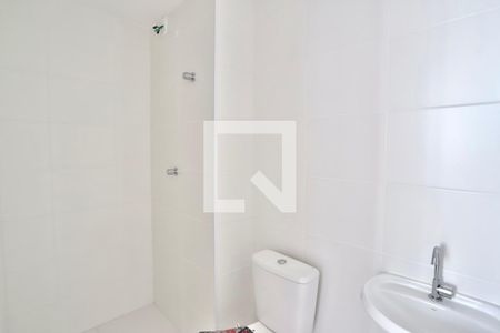 Banheiro de apartamento para alugar com 1 quarto, 24m² em Vila Cláudia, São Paulo