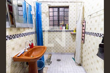 Casa à venda com 75m², 2 quartos e sem vaga Casa à venda com 75m², 2 quartos e sem vagaBanheiro