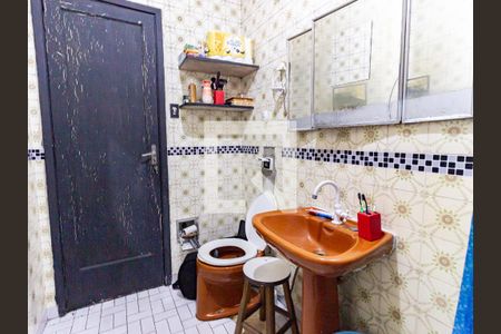 Casa à venda com 75m², 2 quartos e sem vaga Casa à venda com 75m², 2 quartos e sem vagaBanheiro