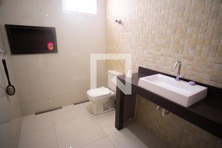 Casa à venda com 235m², 3 quartos e 3 vagas Casa à venda com 235m², 3 quartos e 3 vagasBanheiro Social