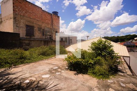 Casa à venda com 235m², 3 quartos e 3 vagas Casa à venda com 235m², 3 quartos e 3 vagasQuintal