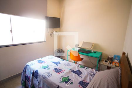 Casa à venda com 235m², 3 quartos e 3 vagas Casa à venda com 235m², 3 quartos e 3 vagasQuarto 2