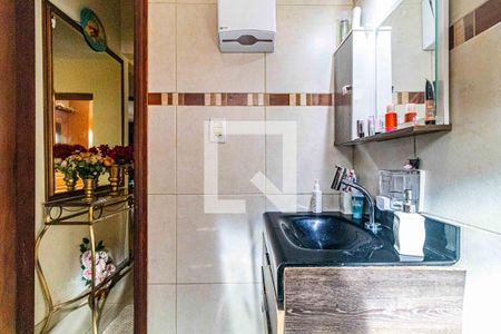 Casa à venda com 297m², 3 quartos e 3 vagasBanheiro social