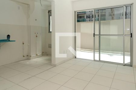 Sala de apartamento para alugar com 2 quartos, 70m² em Pechincha, Rio de Janeiro