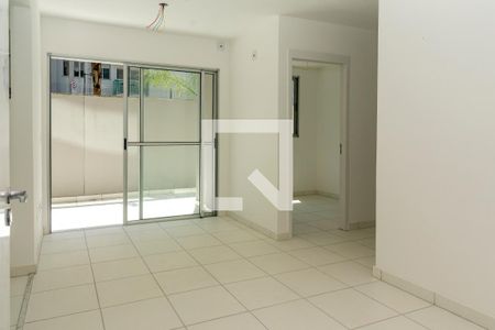 Sala de apartamento para alugar com 2 quartos, 70m² em Pechincha, Rio de Janeiro