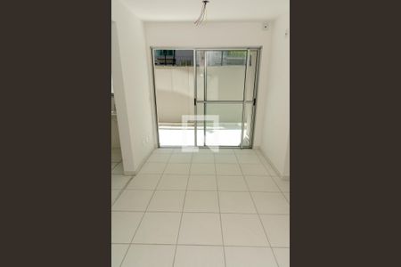 Sala de apartamento para alugar com 2 quartos, 70m² em Pechincha, Rio de Janeiro