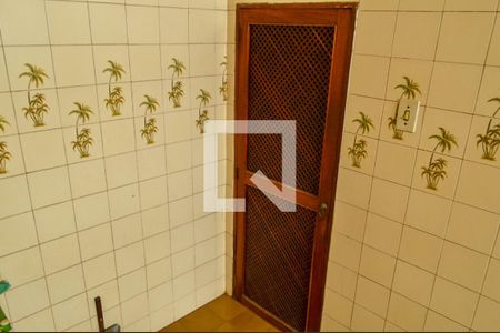 Casa à venda com 170m², 3 quartos e 2 vagas Casa à venda com 170m², 3 quartos e 2 vagasDespensa