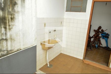 Casa à venda com 170m², 3 quartos e 2 vagas Casa à venda com 170m², 3 quartos e 2 vagasÁrea de Serviço