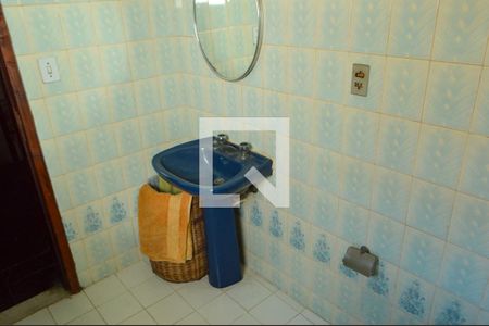 Casa à venda com 170m², 3 quartos e 2 vagas Casa à venda com 170m², 3 quartos e 2 vagasBanheiro