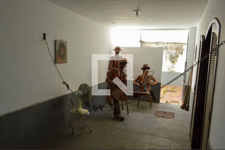 Casa à venda com 170m², 3 quartos e 2 vagas Casa à venda com 170m², 3 quartos e 2 vagasGaragem