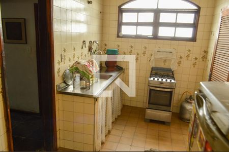 Casa à venda com 170m², 3 quartos e 2 vagas Casa à venda com 170m², 3 quartos e 2 vagasCozinha