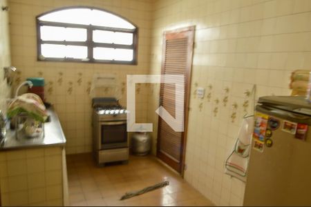 Casa à venda com 170m², 3 quartos e 2 vagas Casa à venda com 170m², 3 quartos e 2 vagasCozinha