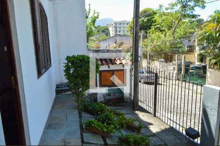 Casa à venda com 170m², 3 quartos e 2 vagas Casa à venda com 170m², 3 quartos e 2 vagasJardim
