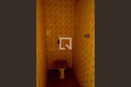 Casa à venda com 170m², 3 quartos e 2 vagas Casa à venda com 170m², 3 quartos e 2 vagasBanheiro de Serviço