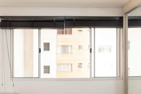 Quarto - Janela aberta de apartamento para alugar com 1 quarto, 25m² em Vila Campanela, São Paulo