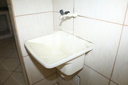 Casa para alugar com 46m², 2 quartos e 1 vagaÁrea de serviço 