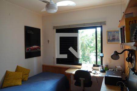 Quarto 2 - Suíte   de apartamento para alugar com 3 quartos, 175m² em Vila Suzana, São Paulo