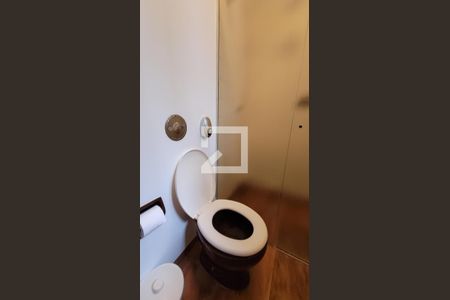 Casa de condomínio à venda com 2234m², 5 quartos e 4 vagasBanheiro de serviço