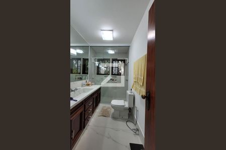 Casa de condomínio à venda com 2234m², 5 quartos e 4 vagasBanheiro da Suíte 1