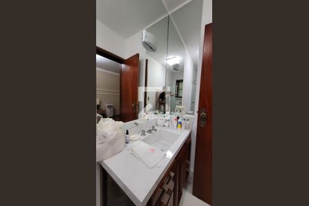 Casa de condomínio à venda com 2234m², 5 quartos e 4 vagasBanheiro da Suíte 2