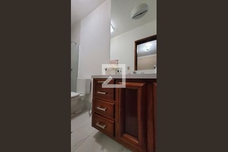 Casa de condomínio à venda com 2234m², 5 quartos e 4 vagasBanheiro da Suíte 2