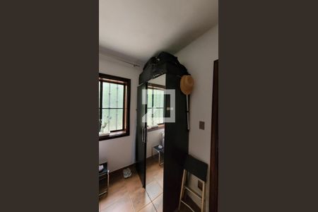 Casa de condomínio à venda com 2234m², 5 quartos e 4 vagasQuarto de Serviço