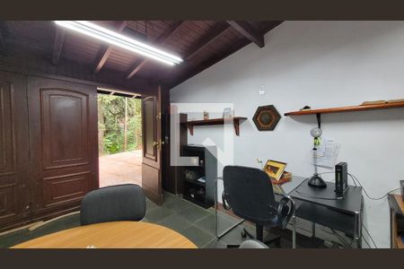 Casa de condomínio à venda com 2234m², 5 quartos e 4 vagasEscritório