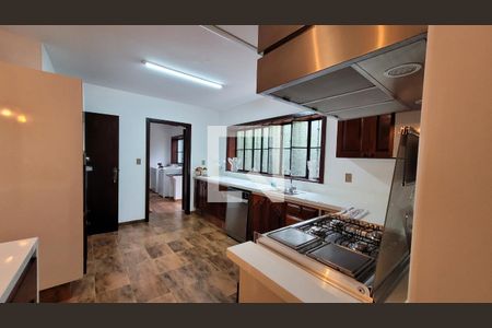 Casa de condomínio à venda com 2234m², 5 quartos e 4 vagasCozinha