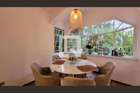 Casa de condomínio à venda com 2234m², 5 quartos e 4 vagasCozinha