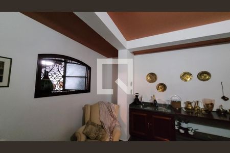 Casa de condomínio à venda com 2234m², 5 quartos e 4 vagasAdega