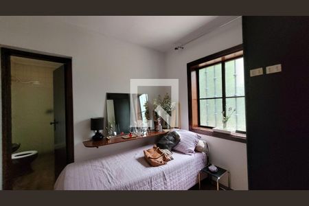 Casa de condomínio à venda com 2234m², 5 quartos e 4 vagasQuarto de Serviço