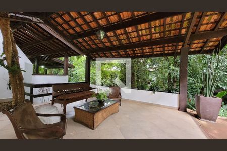 Casa de condomínio à venda com 2234m², 5 quartos e 4 vagasÁrea externa
