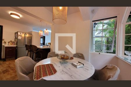 Casa de condomínio à venda com 2234m², 5 quartos e 4 vagasCozinha