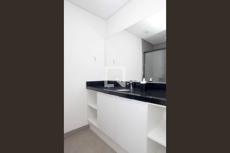 Banheiro de kitnet/studio para alugar com 1 quarto, 30m² em Centro Histórico, Porto Alegre