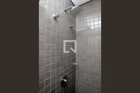 Banheiro de kitnet/studio para alugar com 1 quarto, 30m² em Centro Histórico, Porto Alegre