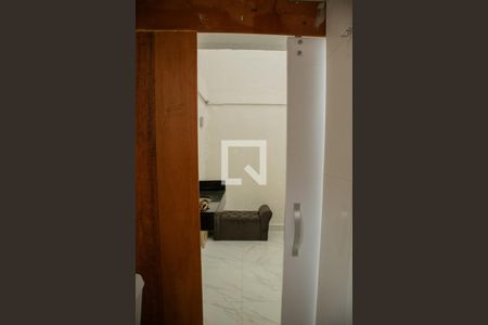 Banheiro de kitnet/studio para alugar com 1 quarto, 15m² em Jardim São Sebastião, Hortolândia