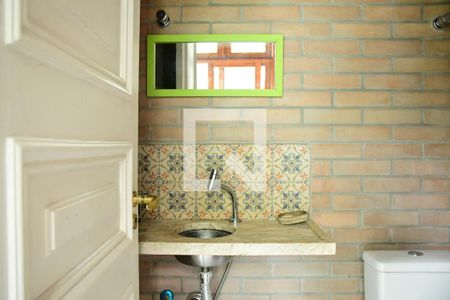 Lavabo de casa para alugar com 4 quartos, 220m² em Jardim Santa Paula, Cotia