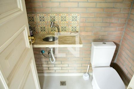 Lavabo de casa para alugar com 4 quartos, 220m² em Jardim Santa Paula, Cotia