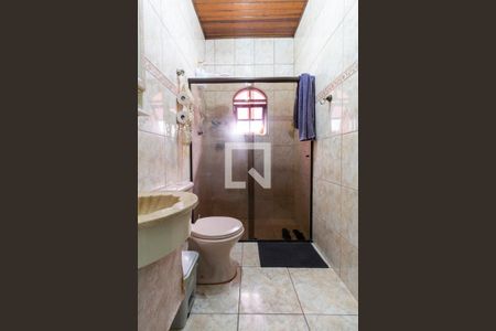 Casa à venda com 500m², 4 quartos e 3 vagas Casa à venda com 500m², 4 quartos e 3 vagasBanheiro